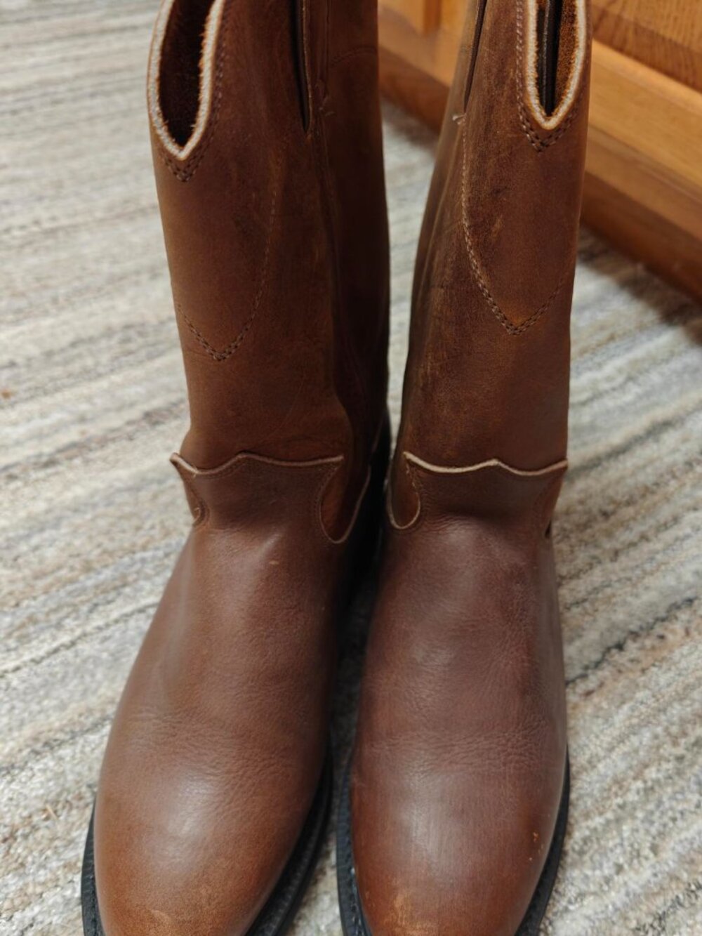 Ladies leather Justin work boots with oil resistant soles